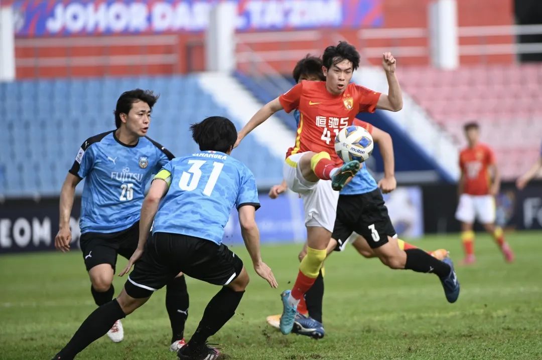 欧宝体育官网-何卓佳对阵大藤沙月